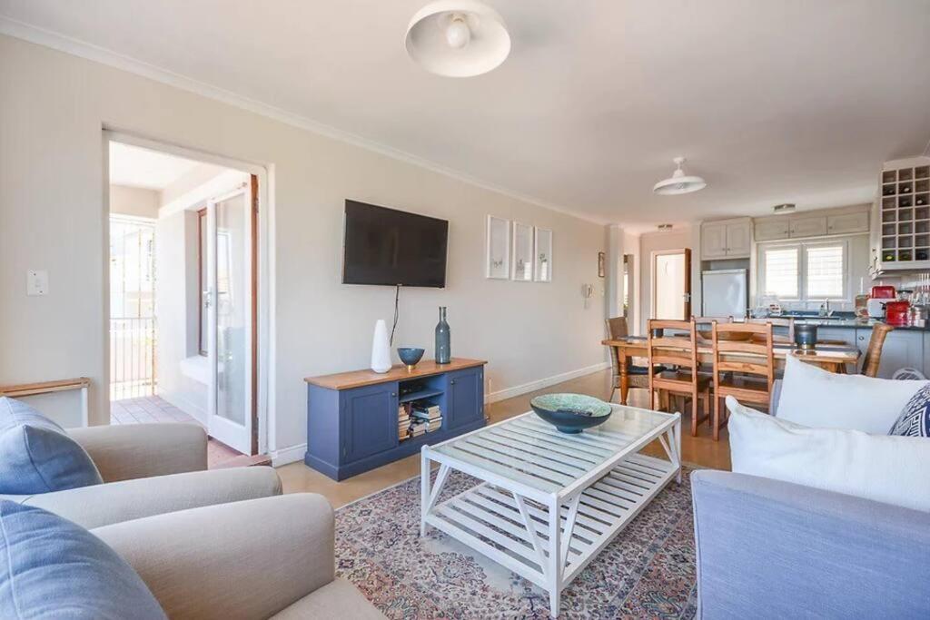 Sea, Sun, Kalk Bay, Dalebrook Apartment Cape Town